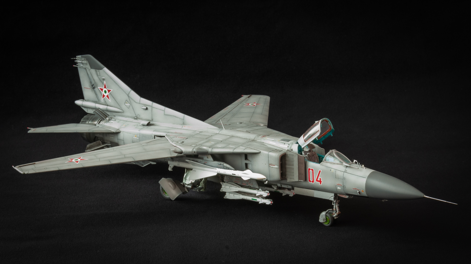 Trumpeter #02854 1/48 méretarányú MiG-23MF típusú harmadik generációs vadászgép elölnézete